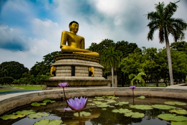 Buddha vihadarama puistossa